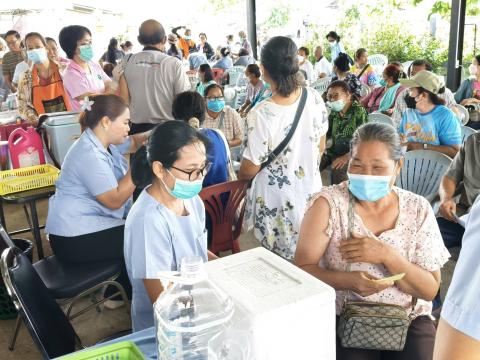 ฉีดวัคซีน ไข้หวัดใหญ่ รพ.สต.หนองแจง