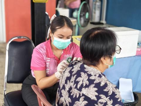 ฉีดวัคซีน ไข้หวัดใหญ่ รพ.สต.หนองแจง