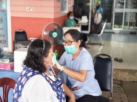 ฉีดวัคซีน ไข้หวัดใหญ่ รพ.สต.หนองแจง