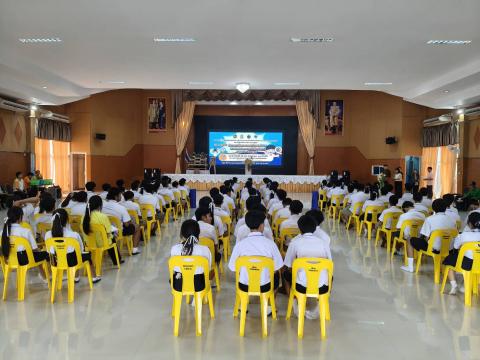 ร่วมพิธีเปิดต่อต้านยาเสพติดในสถานศึกษา