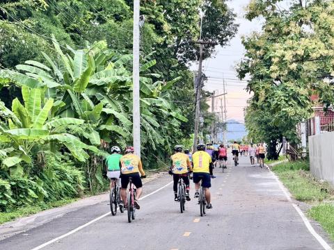 รวมพลัง พชอ.บึงสามพัน ปั่นจักรยานลดอุบัติเหตุ ร่วมสร้าง ถนนปลอดภ